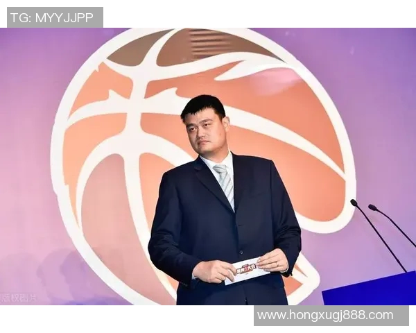 姚明最新镜头展现篮球巨星风采引发球迷热议与期待