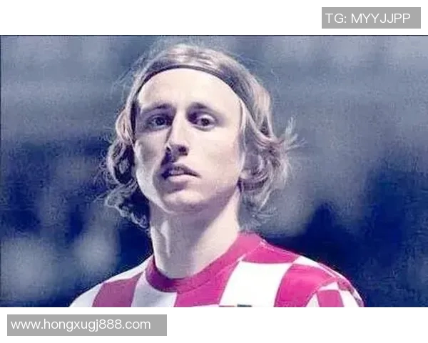 国内外足球明星风采展现与成就回顾 国内外足球明星风采展现与成就回顾