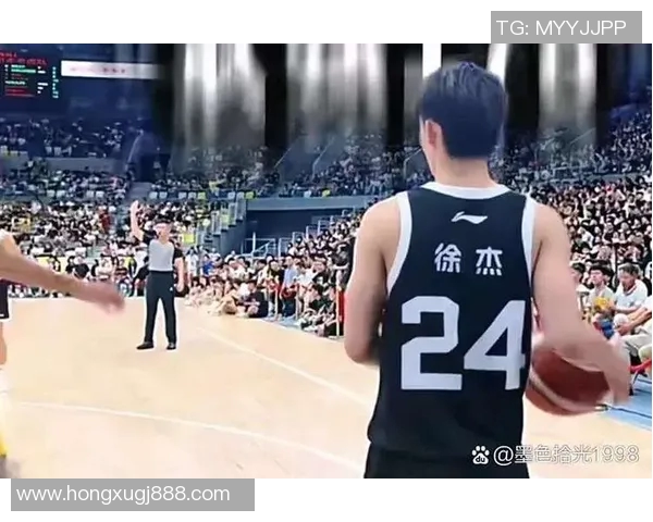 马龙心目中的足球偶像是谁他对这位明星的喜爱之情如何体现