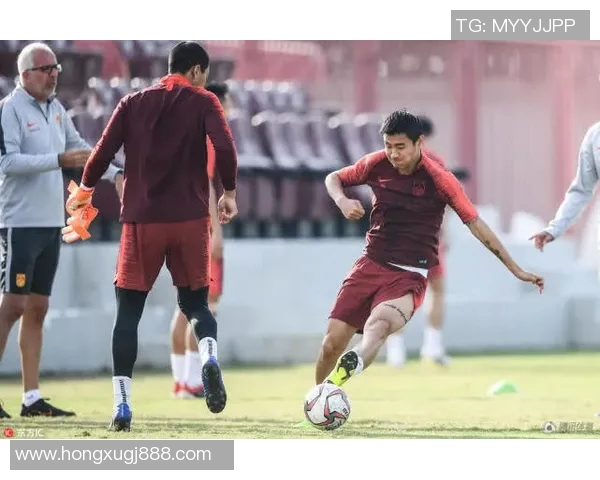 美国足球明星的魅力与帅气风采令人瞩目,展现运动员的独特魅力与风格 美国足球明星的魅力与帅气风采令人瞩目,展现运动员的独特魅力与风格