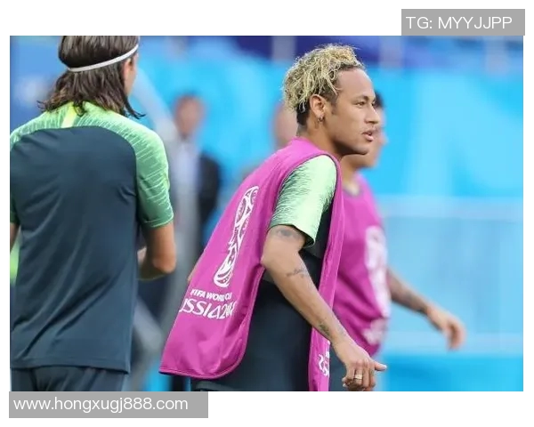 足球明星的奇特发型是否让女孩们感到惊讶和好奇 足球明星的奇特发型是否让女孩们感到惊讶和好奇