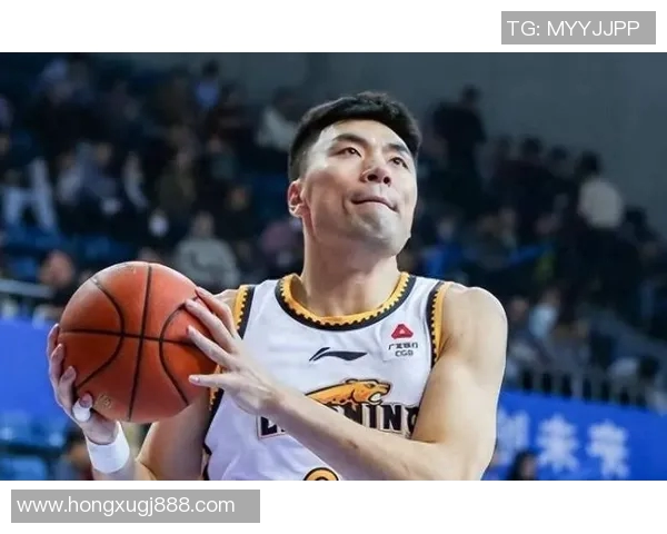 篮球明星洒水视频引发热议球迷纷纷点赞展现运动员真实一面 篮球明星洒水视频引发热议球迷纷纷点赞展现运动员真实一面